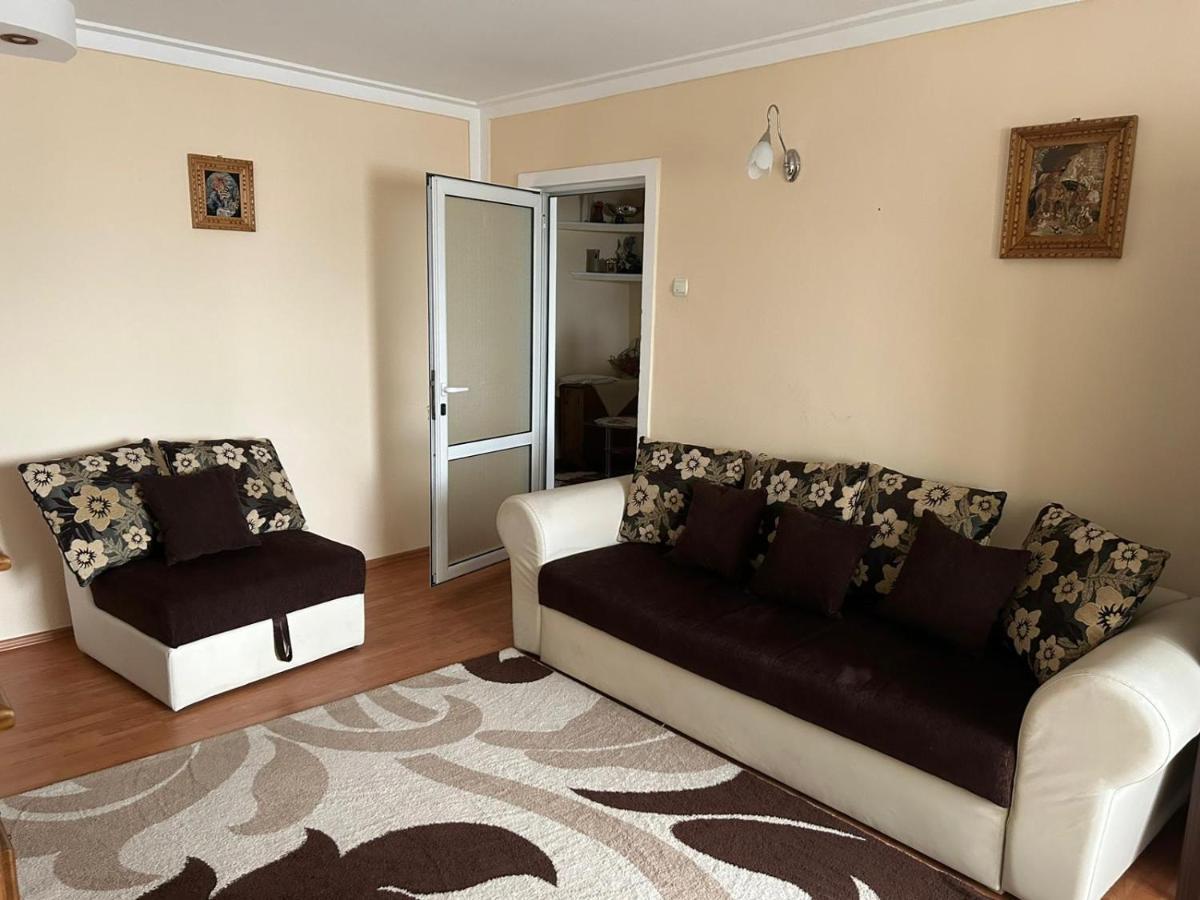 Apartament Onesti Exteriér fotografie